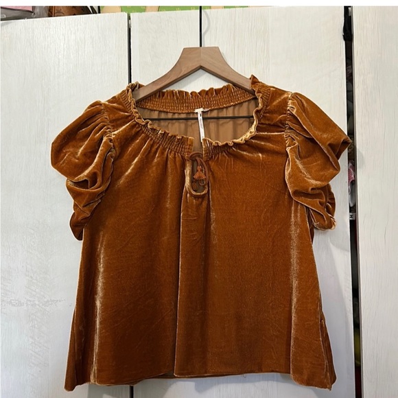 #102. NWOT Free People velvet crop top - Picture 2 of 9